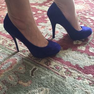 COPY - STEVE MADDEN BLUE SUEDE TRAISIE PUMPS